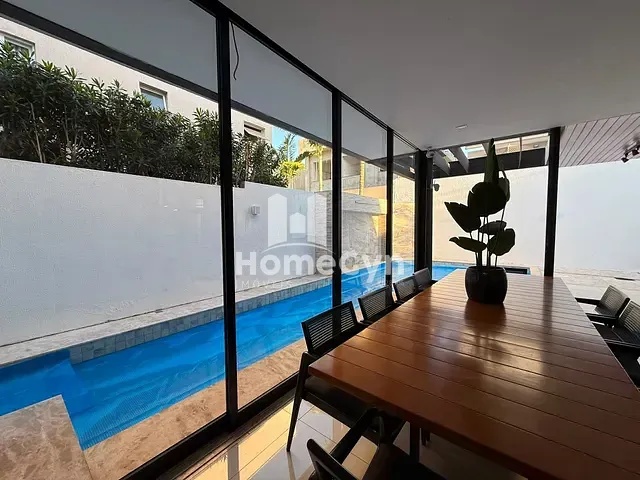 Sobrado com 388m² 4 quartos e 6 banheiros, para alugar, no bairro Jardins Valência em Goiânia