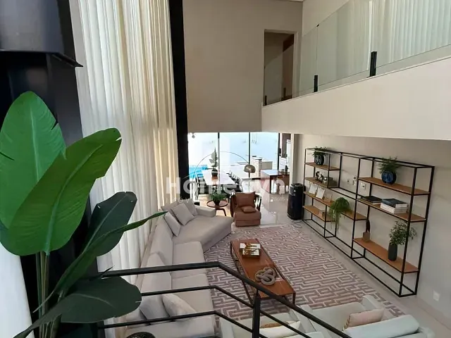 Sobrado com 388m² 4 quartos e 6 banheiros, para alugar, no bairro Jardins Valência em Goiânia