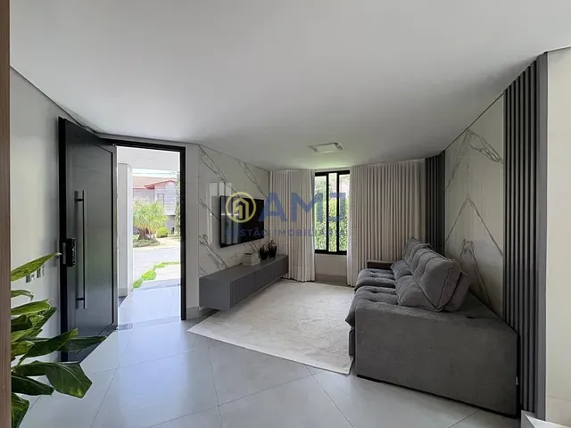 Sobrado com 387m² 3 quartos e 4 banheiros, à venda, no bairro Jardins Madri em Goiânia