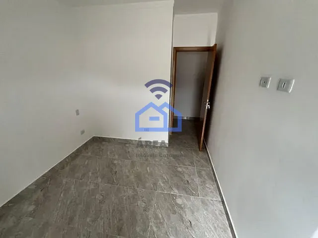 Sobrado 2 quartos e 2 banheiros, à venda, no bairro Capricórnio II em Caraguatatuba