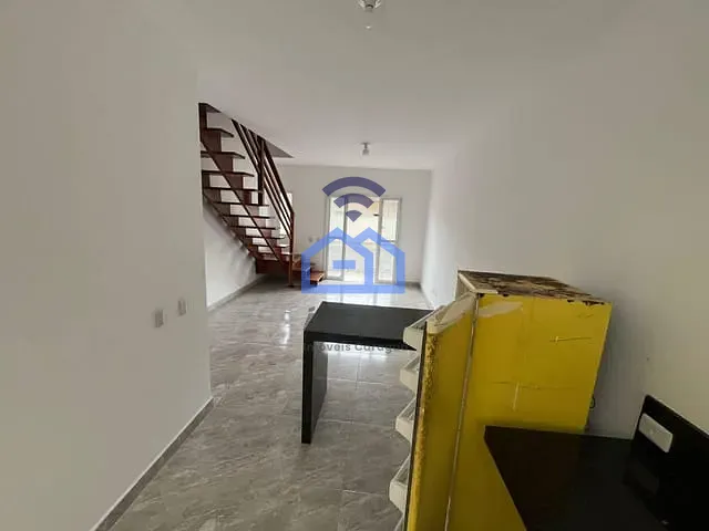 Sobrado 2 quartos e 2 banheiros, à venda, no bairro Capricórnio II em Caraguatatuba