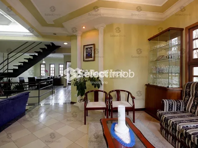 Sobrado com 234m² 4 quartos e 3 banheiros, à venda, no bairro Matriz em Mauá
