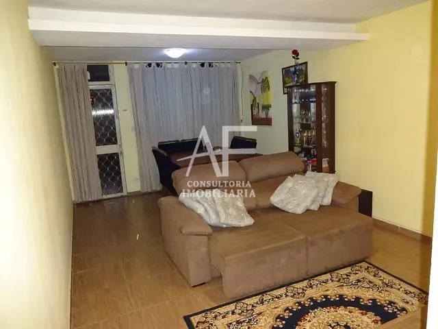 Sobrado com 133m² 3 quartos e 2 banheiros, à venda, no bairro Jardim Maria Augusta em Taubaté