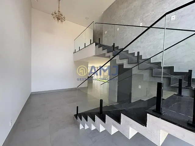 Sobrado com 300m² 3 quartos e 4 banheiros, à venda, no bairro Residencial Villagio Toscana em Goiânia