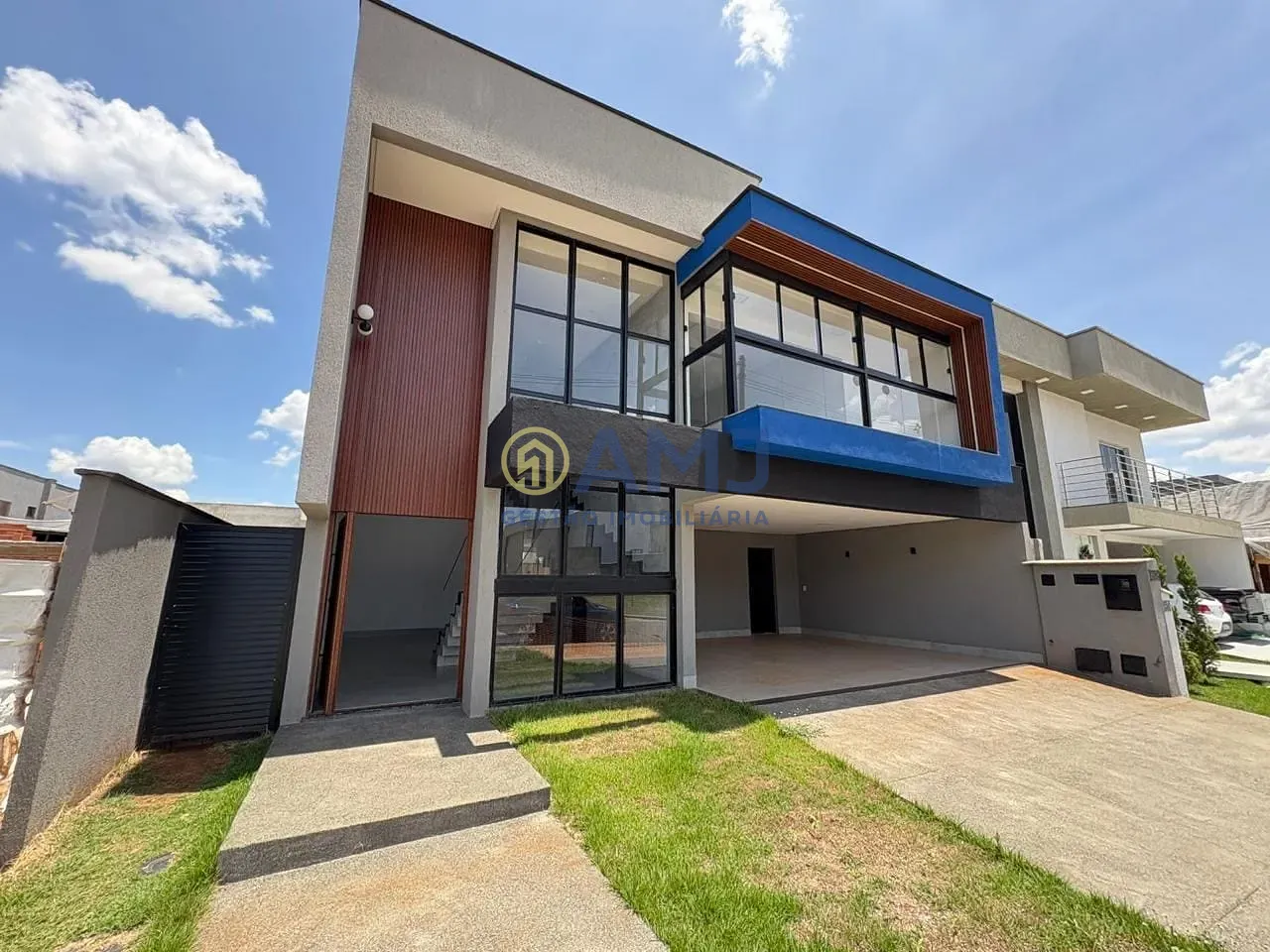 Sobrado, 3 quartos, 275 m² - Foto 1