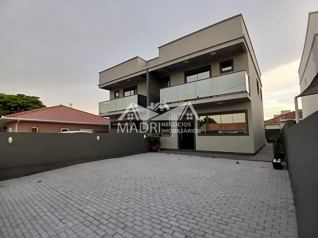 Sobrado com 116m² 3 quartos e 2 banheiros, à venda, no bairro Praia do Sonho em Palhoça