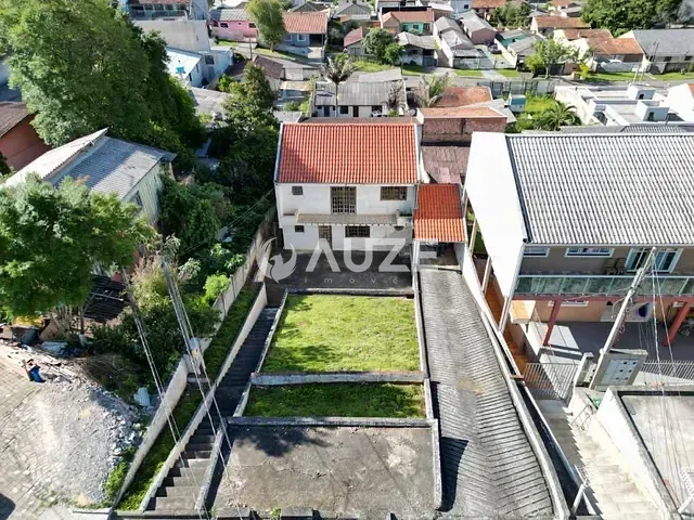 Sobrado com 110m² 3 quartos e 2 banheiros, à venda, no bairro Santa Cândida em Curitiba