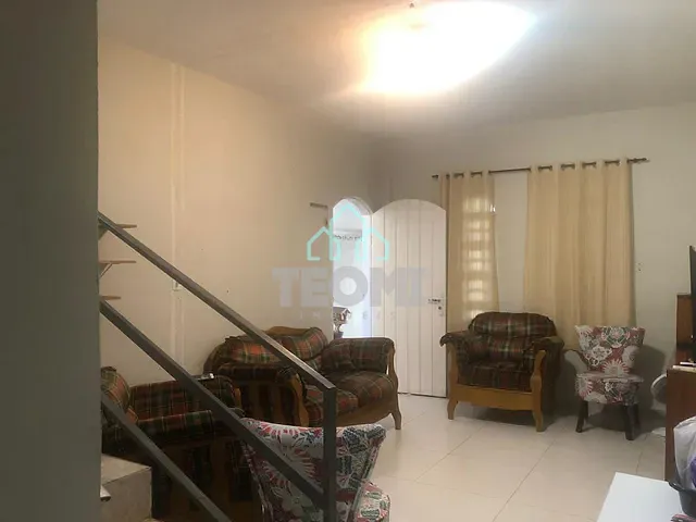 Sobrado com 125m² 3 quartos e 2 banheiros, à venda, no bairro Parque Senhor do Bonfim em Taubaté