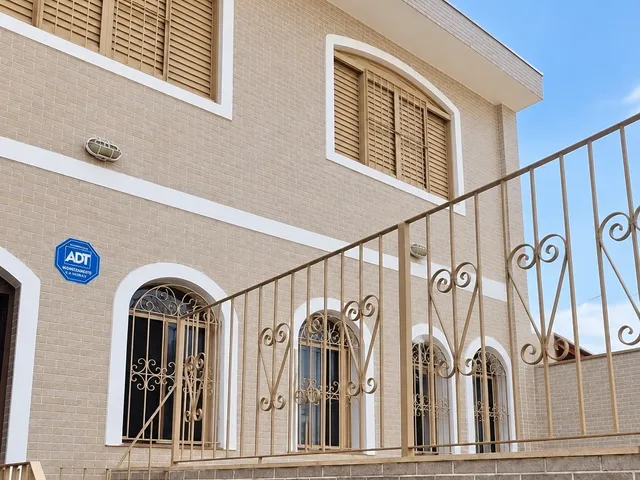 Sobrado com 240m² 4 quartos e 3 banheiros, para alugar, no bairro Vila Gustavo em São Paulo