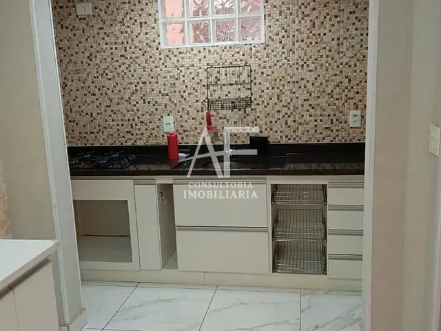 Sobrado com 95m² 2 quartos e 2 banheiros, à venda, no bairro Parque São Jorge em Taubaté
