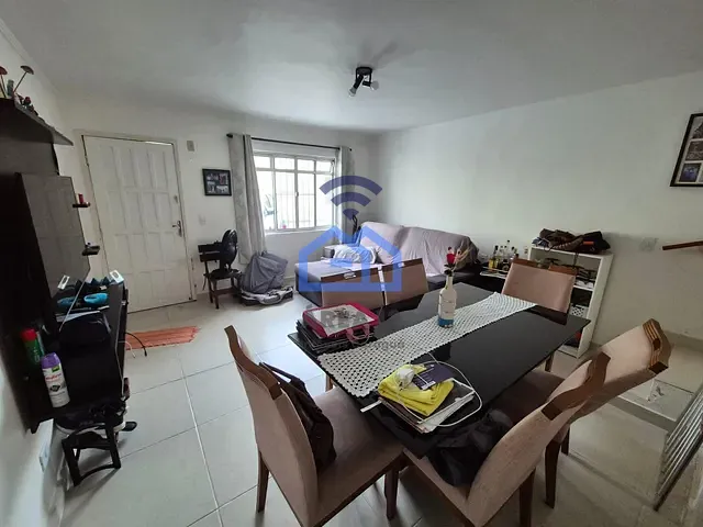 Sobrado 2 quartos e 2 banheiros, à venda, no bairro Martim de Sá em Caraguatatuba