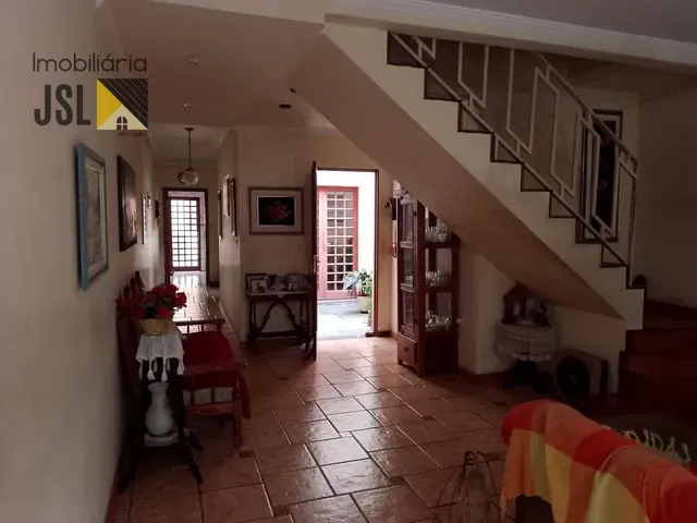 Sobrado com 150m² 3 quartos e 1 banheiro, à venda, no bairro Vila Resende em Caçapava