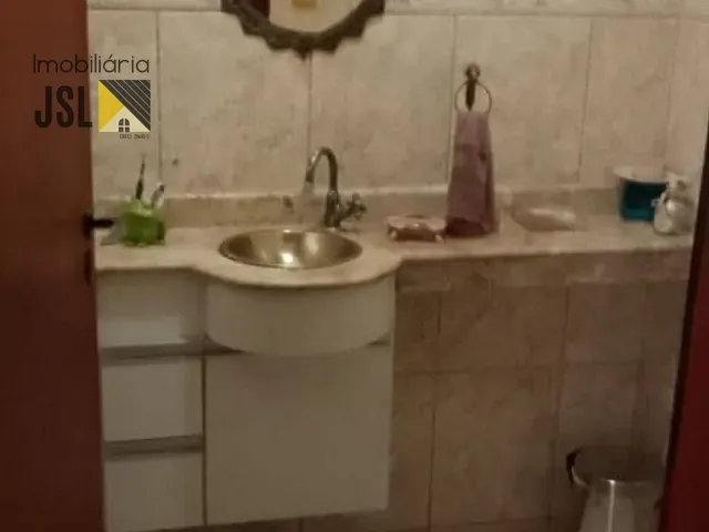 Sobrado com 150m² 3 quartos e 1 banheiro, à venda, no bairro Vila Resende em Caçapava