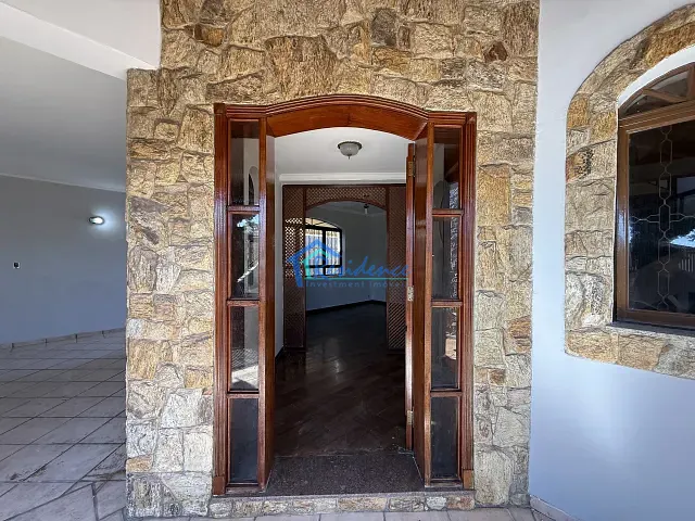 Sobrado com 250m² 4 quartos e 3 banheiros, à venda, no bairro Cidade Nova II em Indaiatuba