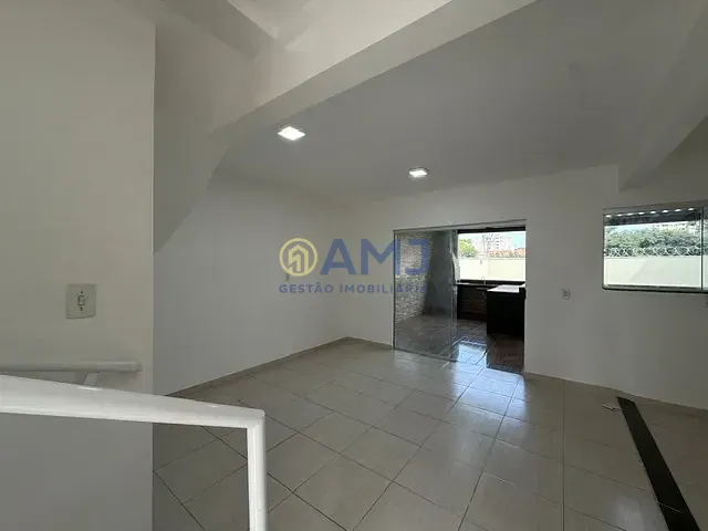 Sobrado com 150m² 3 quartos e 2 banheiros, à venda, no bairro Jardim Belo Horizonte em Aparecida de Goiânia