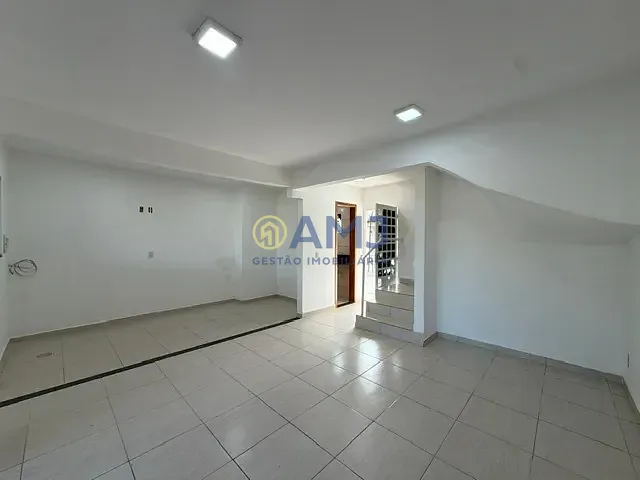Sobrado com 150m² 3 quartos e 2 banheiros, à venda, no bairro Jardim Belo Horizonte em Aparecida de Goiânia