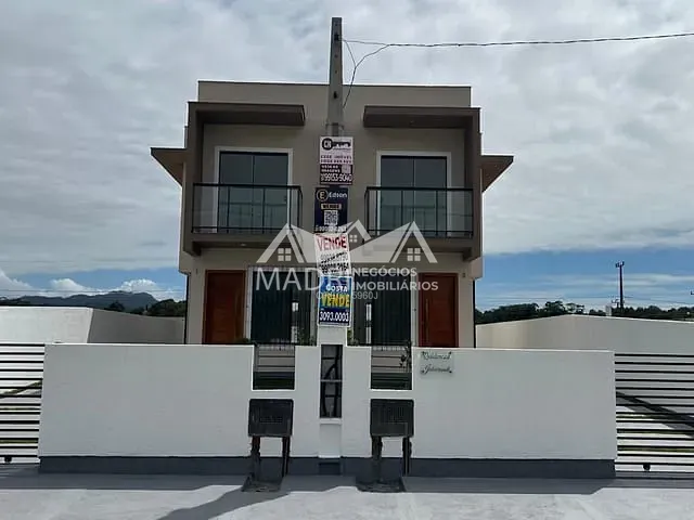 Sobrado 3 quartos e 1 banheiro, à venda, no bairro Sertão do Maruim em São José