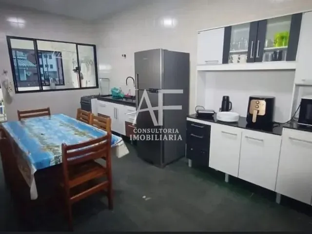 Sobrado com 113m² 3 quartos e 1 banheiro, à venda, no bairro Toninhas em Ubatuba