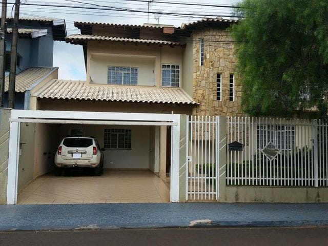 Sobrado com 334m² 4 quartos e 3 banheiros, à venda, no bairro Jardim São Francisco em Ibiporã