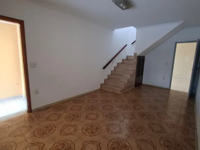 Sobrado 3 quartos e 2 banheiros, para alugar, no bairro Jardim Modelo em São Paulo