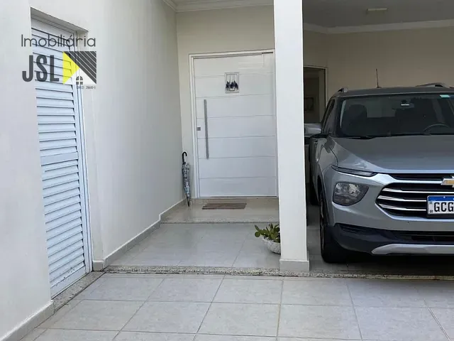 Sobrado com 350m² 5 quartos e 3 banheiros, à venda, no bairro Portal das Colinas em Guaratinguetá