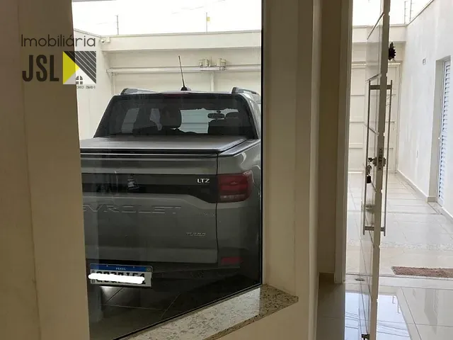 Sobrado com 350m² 5 quartos e 3 banheiros, à venda, no bairro Portal das Colinas em Guaratinguetá