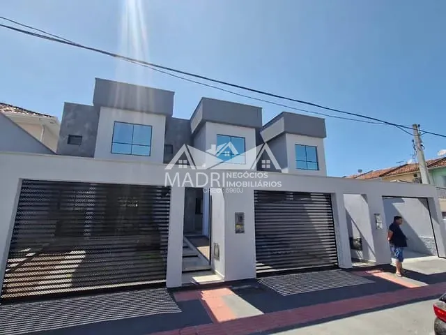 Sobrado 3 quartos e 3 banheiros, à venda, no bairro Passa Vinte em Palhoça