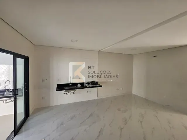 Sobrado com 202m² 2 quartos e 2 banheiros, à venda, no bairro Itaici em Indaiatuba