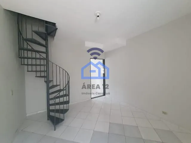 Sobrado 2 quartos e 2 banheiros, para alugar, no bairro Sumaré em Caraguatatuba