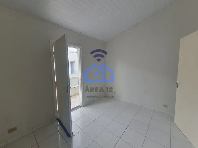 Sobrado 2 quartos e 2 banheiros, para alugar, no bairro Sumaré em Caraguatatuba