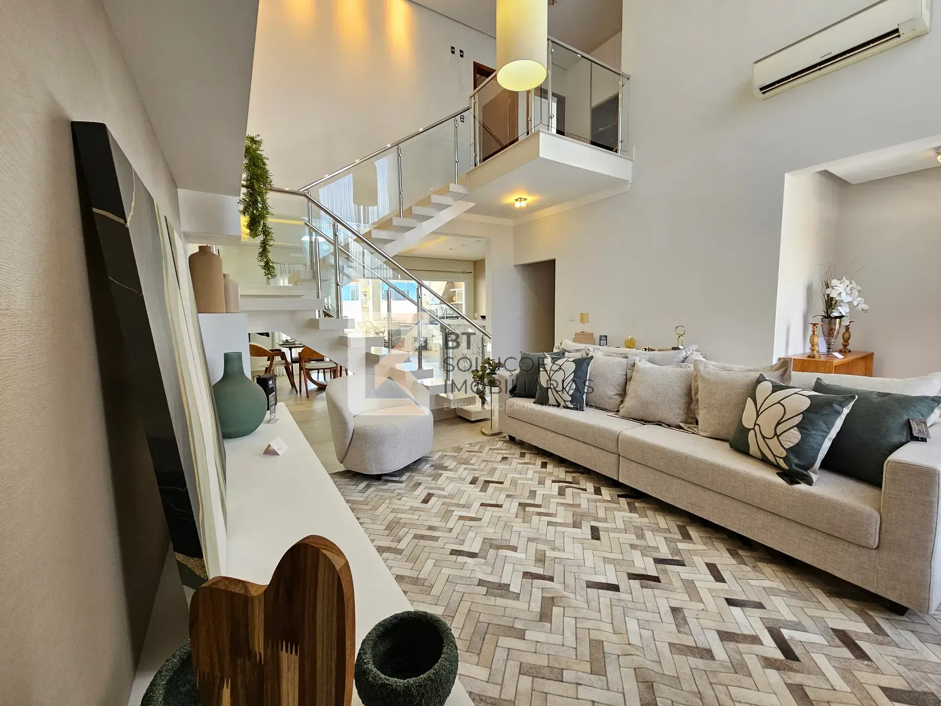 Sobrado, 4 quartos, 268 m² - Foto 2