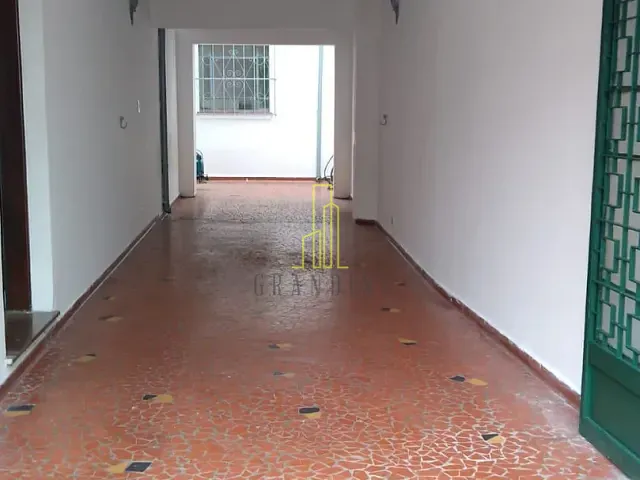 Sobrado 4 quartos e 2 banheiros, à venda ou para alugar, no bairro Vila Bertioga em São Paulo