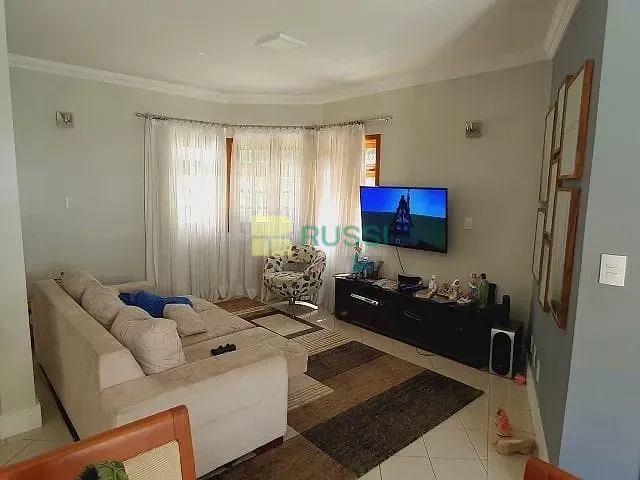 Sobrado com 327m² 4 quartos e 3 banheiros, à venda, no bairro Urbanova em São José dos Campos