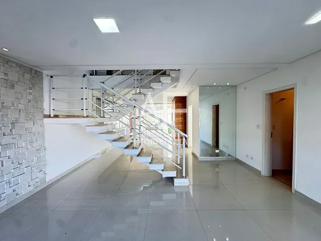 Sobrado com 275m², para alugar, no bairro Campos Do Conde em Tremembé