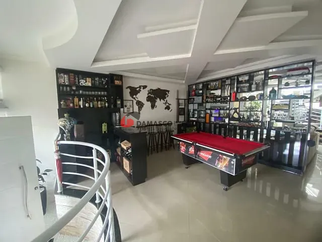 Sobrado com 347m², à venda, no bairro Campestre em Santo André