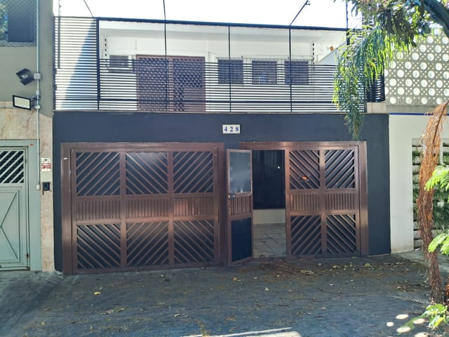 Foto do Sobrado - Sobrado para Venda ou Locação no Campo Belo com 167m², 3 quartos,1 suíte, 2 vagas, sala 2 ambientes,sacada -  São Paulo/SP | Paulista Imóveis