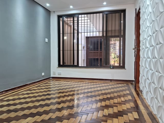 Foto do Sobrado - Sobrado para Venda ou Locação no Campo Belo com 167m², 3 quartos,1 suíte, 2 vagas, sala 2 ambientes,sacada -  São Paulo/SP | Paulista Imóveis