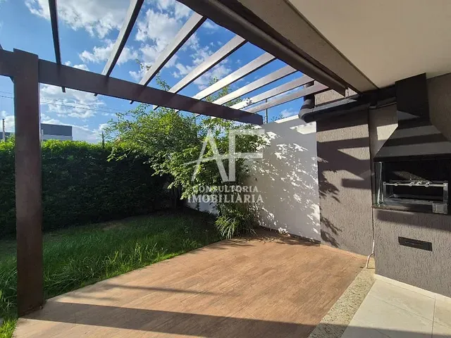 Sobrado com 250m² 4 quartos e 4 banheiros, à venda ou para alugar, no bairro Caminho Novo em Tremembé
