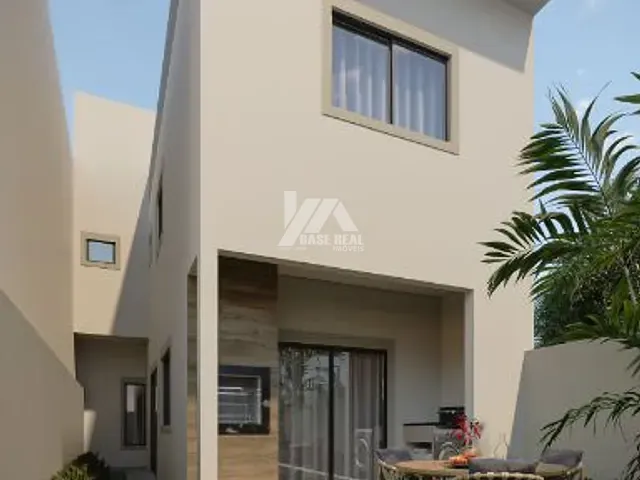 Sobrado 3 quartos e 2 banheiros, à venda, no bairro Orfãs em Ponta Grossa
