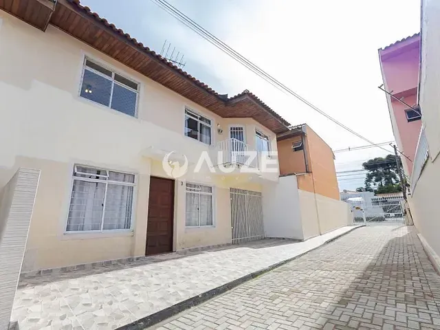 Sobrado com 141m² 3 quartos e 2 banheiros, à venda, no bairro Portão em Curitiba