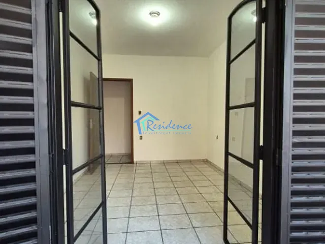 Sobrado com 299m² 3 quartos e 2 banheiros, à venda, no bairro Jardim Alice em Indaiatuba