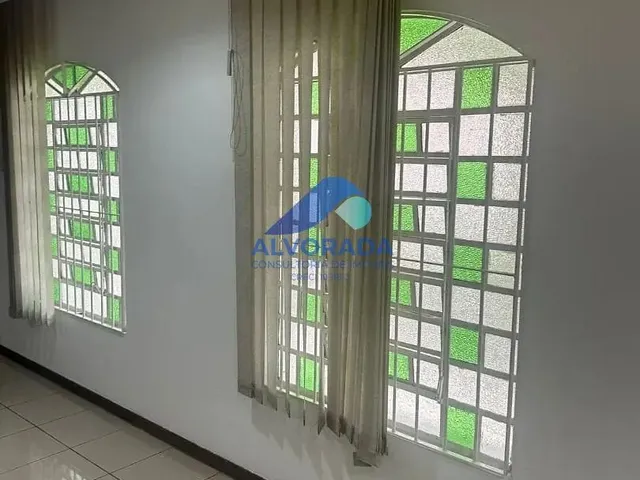Prédio com 10m² 1 quarto e 3 banheiros, para alugar, no bairro Jardim Oswaldo Cruz em São José Dos Campos