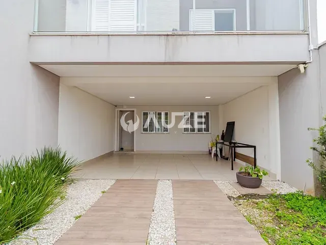 Sobrado com 249m² 4 quartos e 5 banheiros, à venda, no bairro Bom Retiro em Curitiba