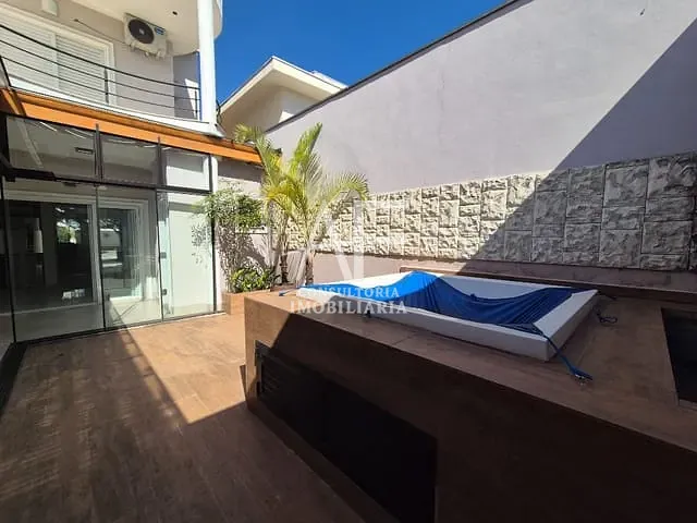 Sobrado com 259m² 3 quartos e 4 banheiros, à venda, no bairro Campos do Conde 1 em Tremembé