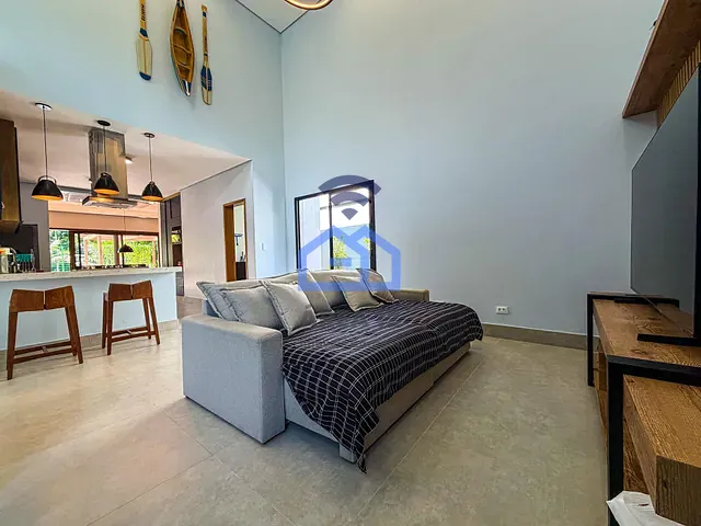 Sobrado com 300m² 3 quartos e 2 banheiros, à venda, no bairro Park Imperial em Caraguatatuba