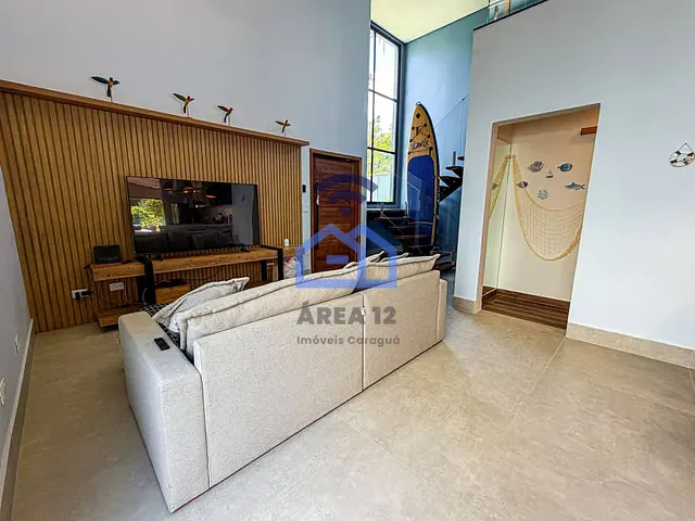 Sobrado com 300m² 3 quartos e 2 banheiros, à venda, no bairro Park Imperial em Caraguatatuba