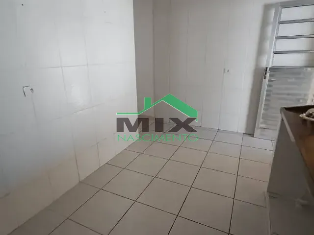 Casa 2 quartos e 1 banheiro, para alugar, no bairro Taboão em São Bernardo do Campo