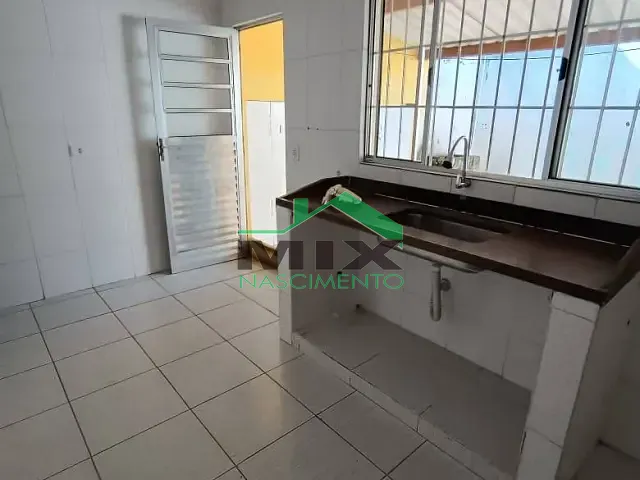 Casa 2 quartos e 1 banheiro, para alugar, no bairro Taboão em São Bernardo do Campo
