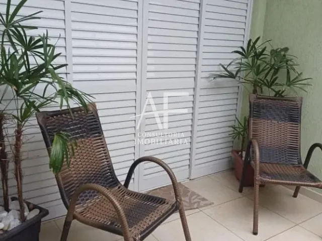 Sobrado com 188m², à venda, no bairro Vista Alegre em Taubaté