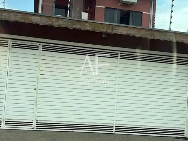 Sobrado com 188m², à venda, no bairro Vista Alegre em Taubaté